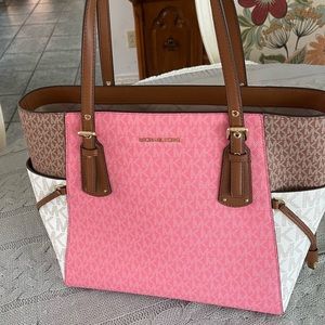 Women's Michael Kors Voyager Medium  Pink Color-block Logo Tote Bag